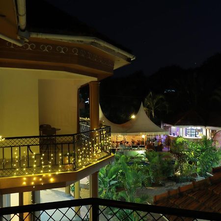 Mowicribs Hotel And Spa เอนเทบเบ้ ภายนอก รูปภาพ