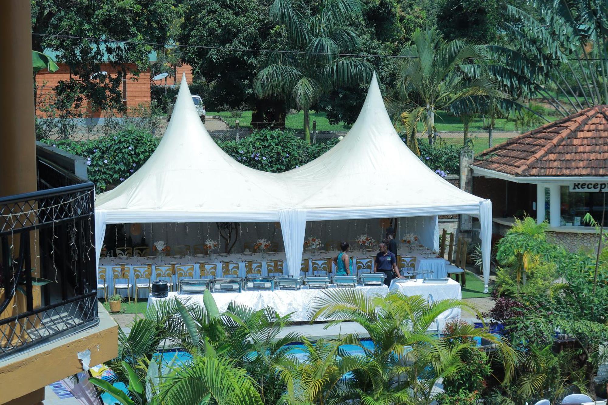 Mowicribs Hotel And Spa เอนเทบเบ้ ภายนอก รูปภาพ