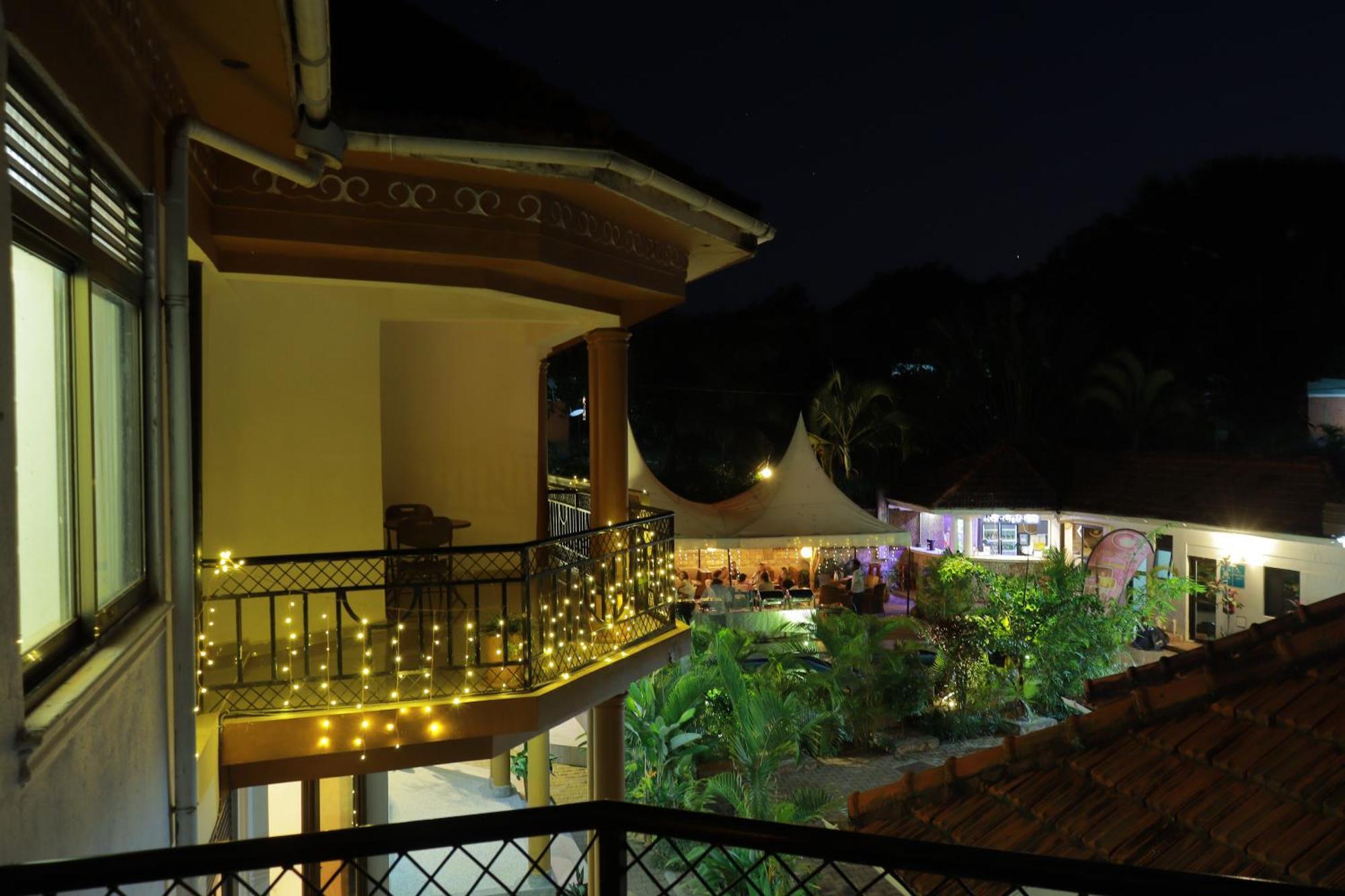 Mowicribs Hotel And Spa เอนเทบเบ้ ภายนอก รูปภาพ