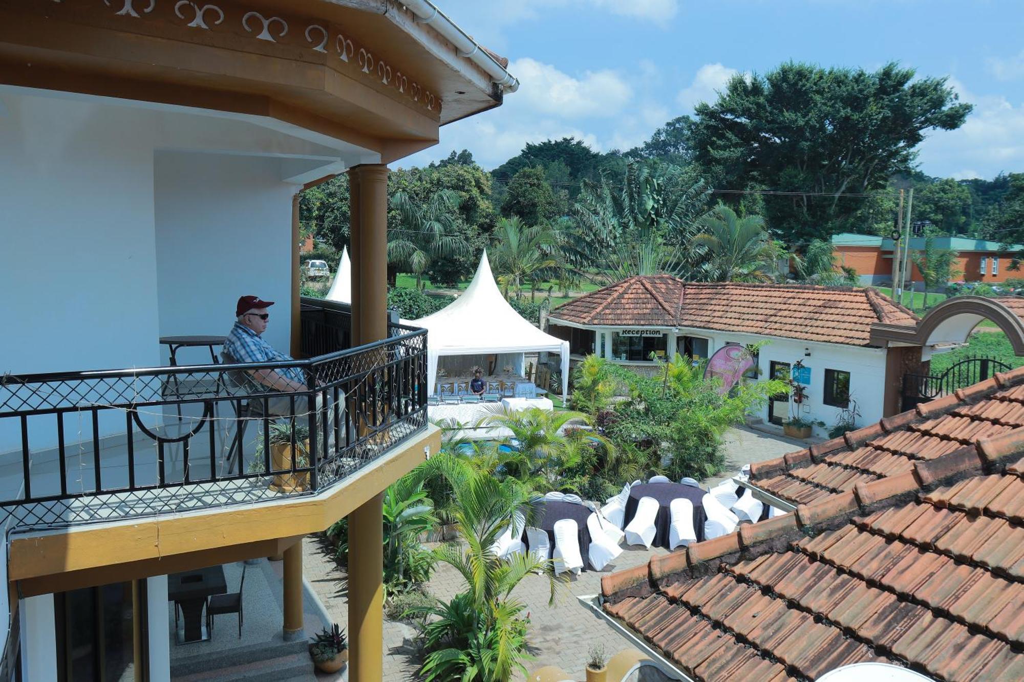 Mowicribs Hotel And Spa เอนเทบเบ้ ภายนอก รูปภาพ